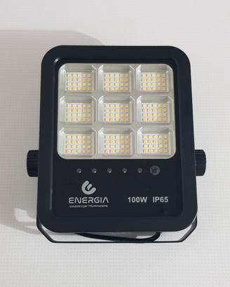 Faro Led Con Pannello Solare