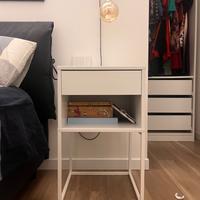Coppia di comodini Ikea modello Vikhammer