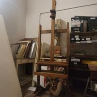 Antico cavalletto in legno da pittore  