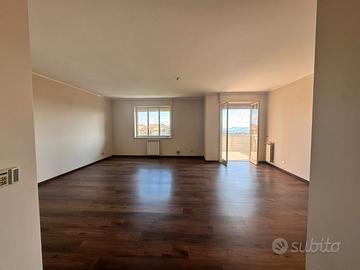 Appartamento con 3 camere da letto e Terrazzo