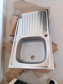 lavandino 86x50 completo di scarichi e fermi 