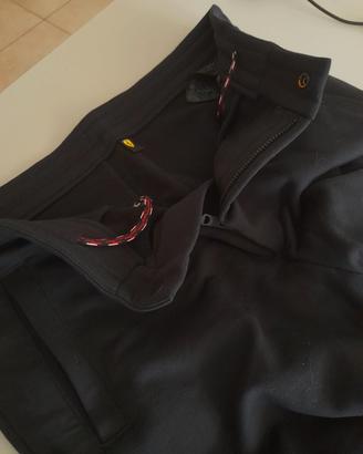 Pantaloni Ferrari, Giorgio Armani Operations 