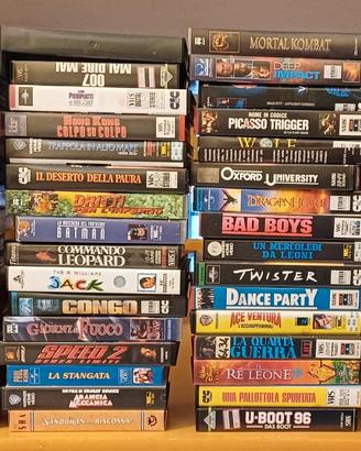 Stock di 63 videocassette vhs