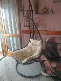 Dondolo da giardino a uovo 