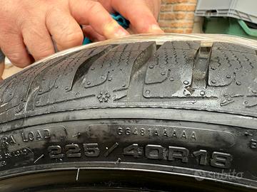 GoodYear pneumatici invernali 225/40R18 92V