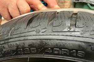GoodYear pneumatici invernali 225/40R18 92V