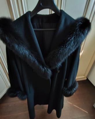 Cappotto nero in pura lana vergine
