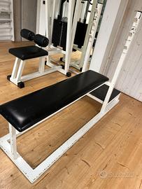 Panca piana tecnogym