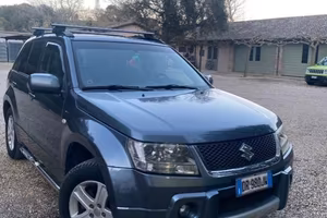 Suzuki Grand Vitara cinque porte, gpl, gancio