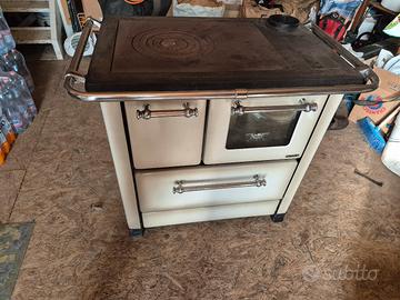 Stufa cucina a legna modello nordica romantica 4,5
