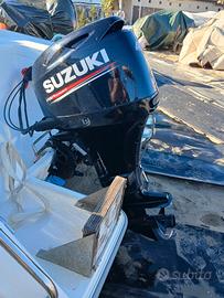 Motore marino suzuki