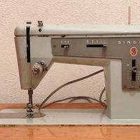 Macchina da cucire mod. Singer 207 con mobiletto