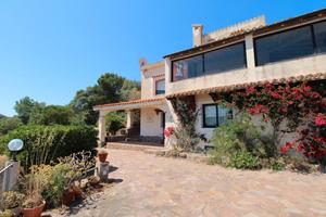 Villa con piscina, dependance e ampio terreno