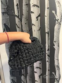 borse realizzate interamente a mano a uncinetto 