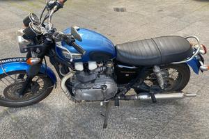 TRIUMPH BONNEVILLE 2005