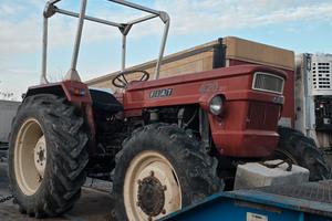 Trattore agricolo Fiat 420 DT usato con servosterz