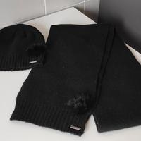 set cappello e sciarpa con pon pon - Nuovo