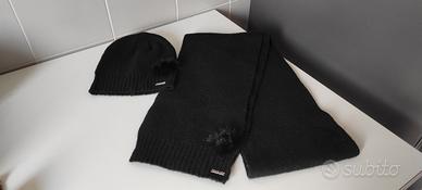 set cappello e sciarpa con pon pon - Nuovo