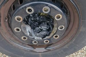 Cerchi per gommone anteriore autocarro