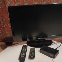 Televisore " Samsung" con decoder e  2 telecomandi