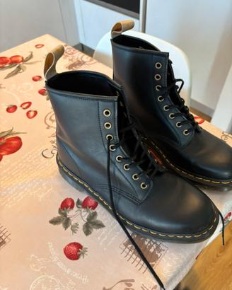 Dr Martens vegan