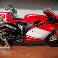 Ducati desmosedici 1:6