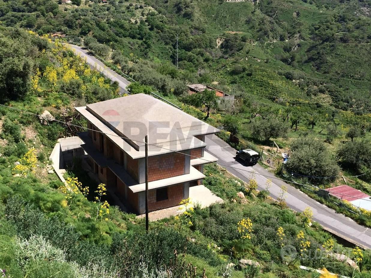 Casa – Gallodoro, Messina - Altro