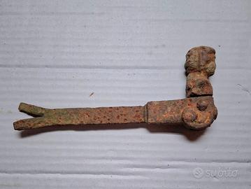 Ferma persiane - ometto antico- in metallo