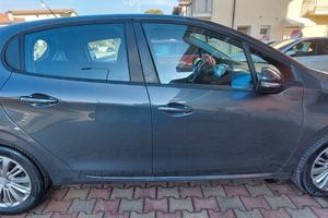 PEUGEOT 208 1,4 GPL DI SERIE CASA MADRE NAVIGATORE