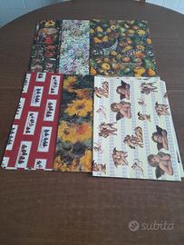 Carta con disegni per confezionare pacchettini 