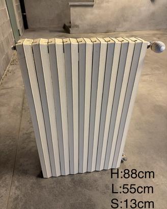 Radiatore in ghisa 4 colonne 9 moduli + valvola