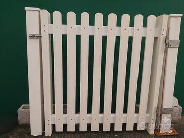 cancelletto in Pvc..sembra legno (non si pittura )