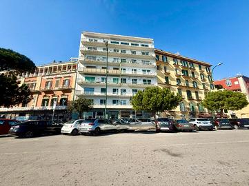 5 LOCALI A NAPOLI