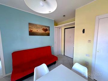 BILOCALE ARREDATO in ZONA CENTRO - MARE