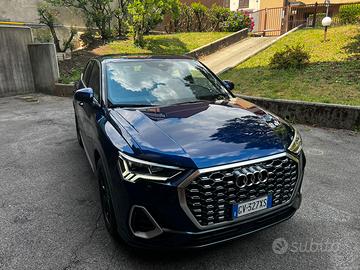 Audi Q3 sportback 2.0 tdi identity black