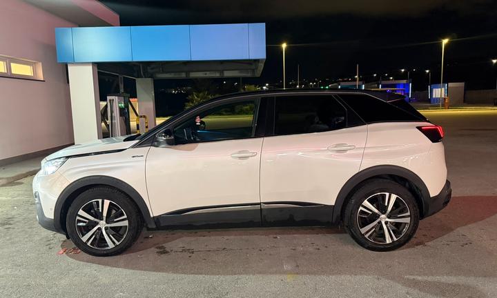 Peugeot 3008 GT Line  diesel automatica