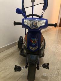 Triciclo con cappottina