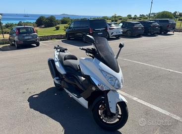 YAMAHA TMAX