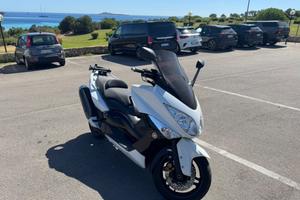 YAMAHA TMAX