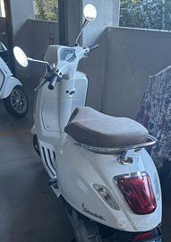 Piaggio Vespa 125 Primavera Bianca