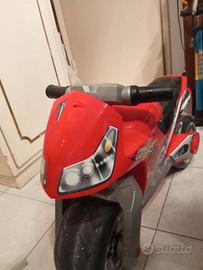 Moto giocattolo
