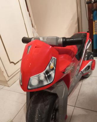 Moto giocattolo