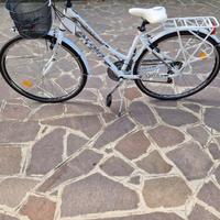 Bici da donna Atala Discovery