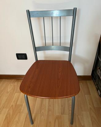 Tre sedie come da foto