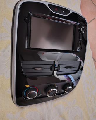 medianav navigatore autoradio Renault Clio 4