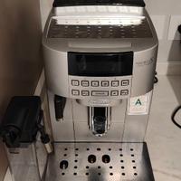 Macchina caffè automatica DeLonghi