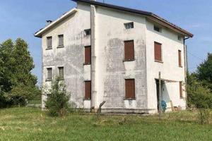 Immobile in asta di 251 m² con 3 locali a Caneva