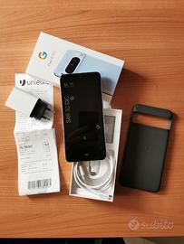Google Pixel 8 Pro più accessori