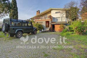 Villa di 330 m² con più di 5 locali a Cocquio-Trev