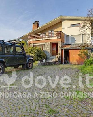 Villa di 330 m² con più di 5 locali a Cocquio-Trev